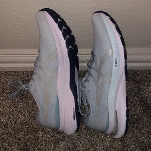9.5B Gel Kayano 29